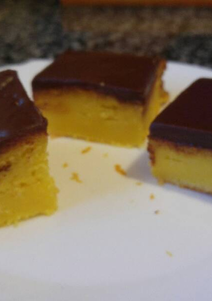 Una foto de Bizcocho de naranja con chocolate