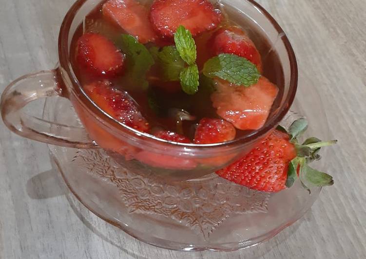 Strowbery tea