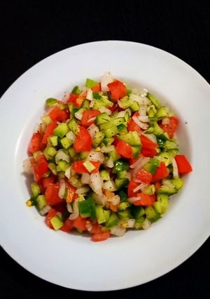 عکسی از دستور سالاد شیرازی با چاشنی سرکه سیب