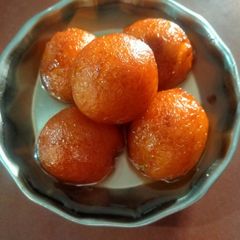 A picture of Gulab Jamoon.