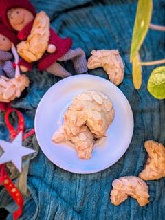 柳橙杏仁新月餅乾 - 素食聖誕餅乾 的食譜成品照片