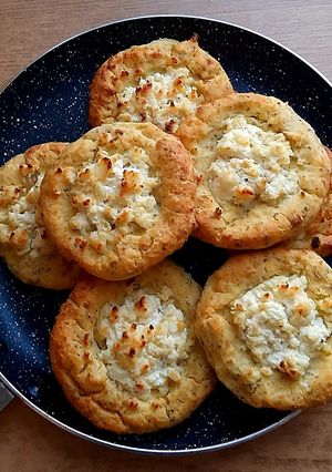 Фото Творожные булочки с сырной начинкой.