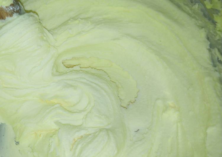 How to mix your butter icing