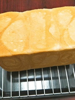 A picture of Bánh mì gối sữa (sandwich).