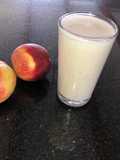 Leche con duraznos