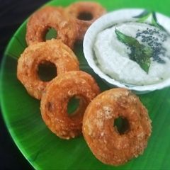 Baked Medu Vada A picture of Baked Medu Vada.