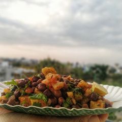 A picture of Chana chat.