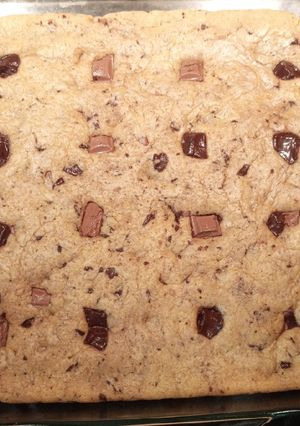 A picture of Chocolate Chip Cookie Cake.