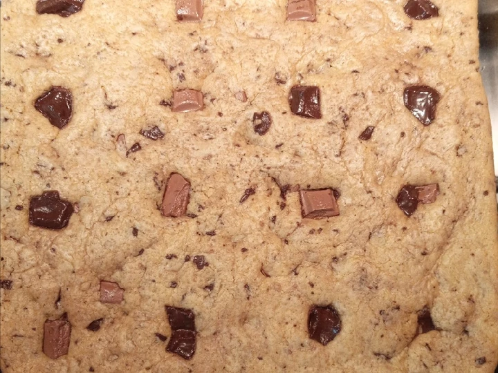 Easy Steps to Make Chocolate Chip Cookie Cake the  Makes Drooling Tasty
