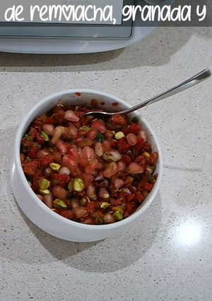 Foto principal de Ensalada de remolacha, granada y pistacho