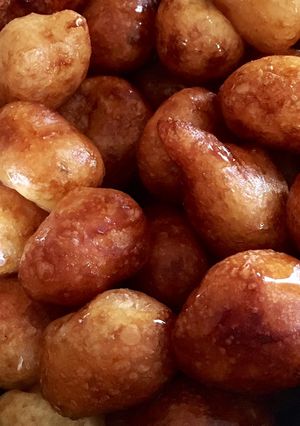 صورة لوصفة لقيمات لذيذة وهشة 😋