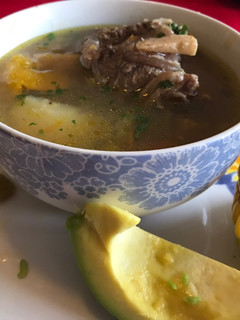 Una foto de Sancochito de costilla en olla multifunciones
