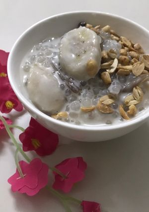 Hình của món Chè chuối bột báng.