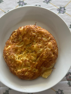 Una foto de Tortilla de patatas (con las patatas al microondas)