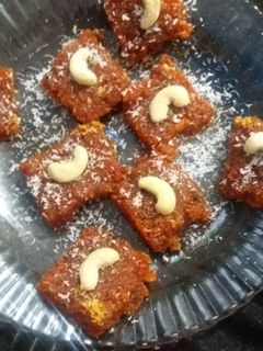 टमाटर बर्फी (Tamatar barfi recipe in hindi) रेसिपी मुख्य फोटो