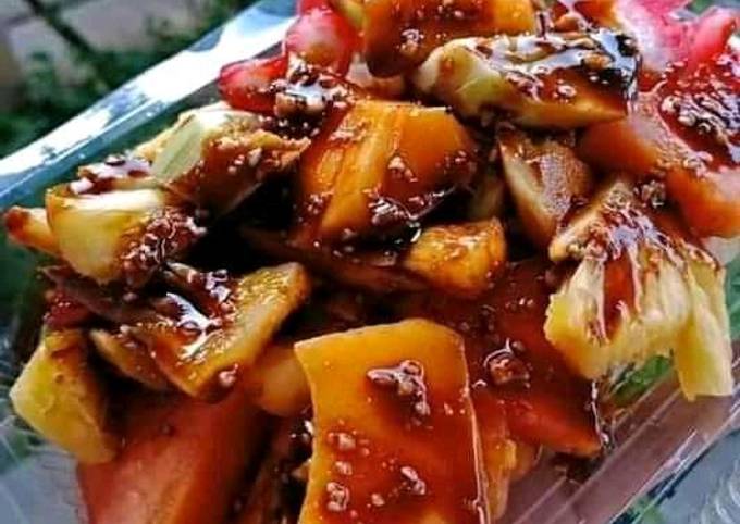 Rujak buah (sambal kacang)