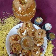 A picture of Golgappy.