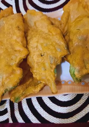 A picture of Palak ke pakoray.