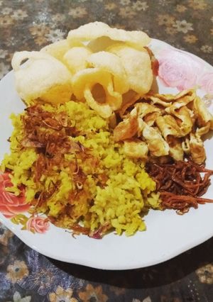 Foto resep Nasi Kuning Komplit Ekonomis