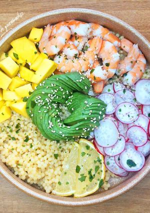 Une photo de Poke bowl crevettes (salade)