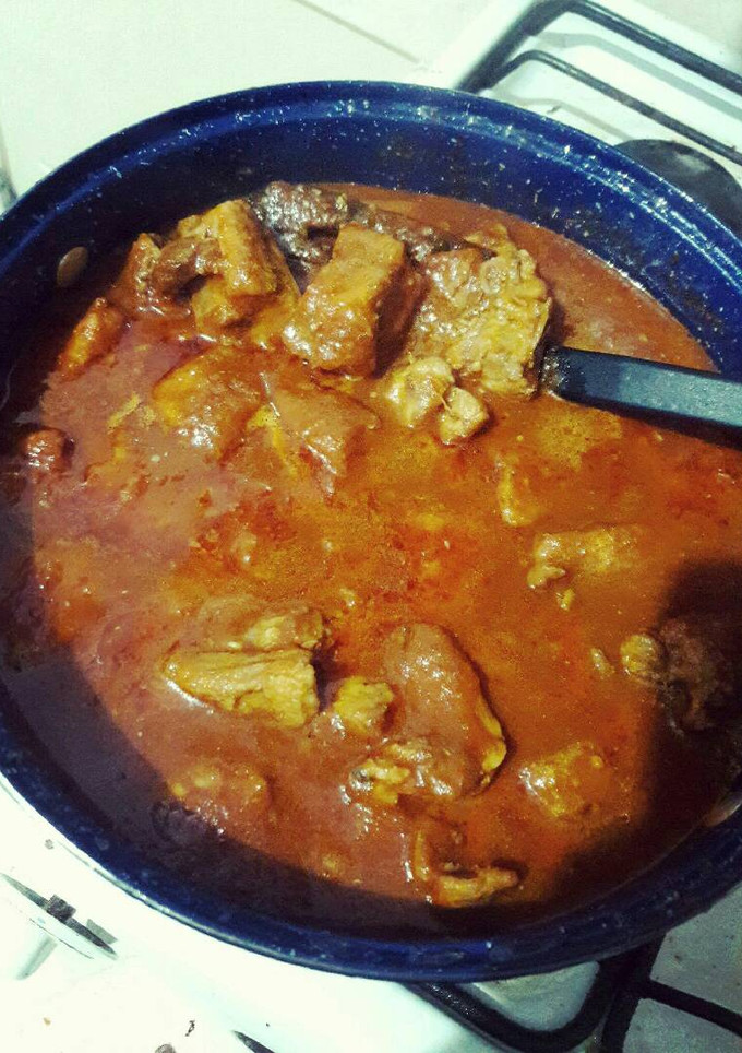 Una foto de Costilla de puerco en salsa roja