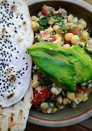 Una foto de Ensalada de Garbanzos con Atún