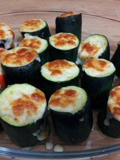 Una foto de Calabacines rellenos vegetales