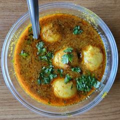 A picture of Egg curry.