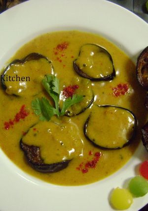 A picture of Achari Baingan Ki Kadhi.