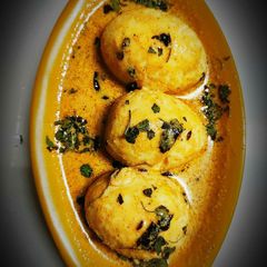 A picture of Shahi Egg Curry.