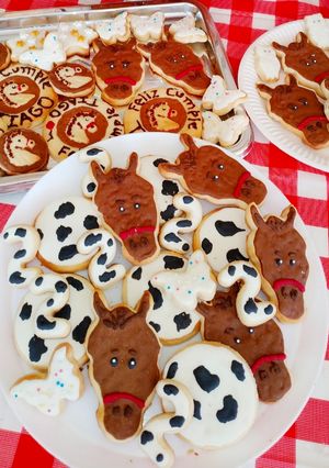 Una foto de Masa básica de galletas y glaseado clásico con trucos e ideas