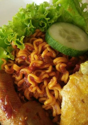 Foto resep Mie Goreng Pedas toping Meriah