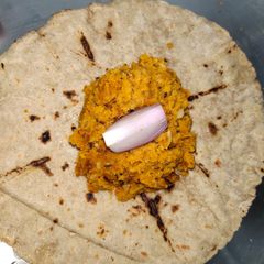 A picture of Zhunka Bhakri.