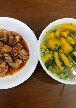 Hình của món Sườn non sốt me.