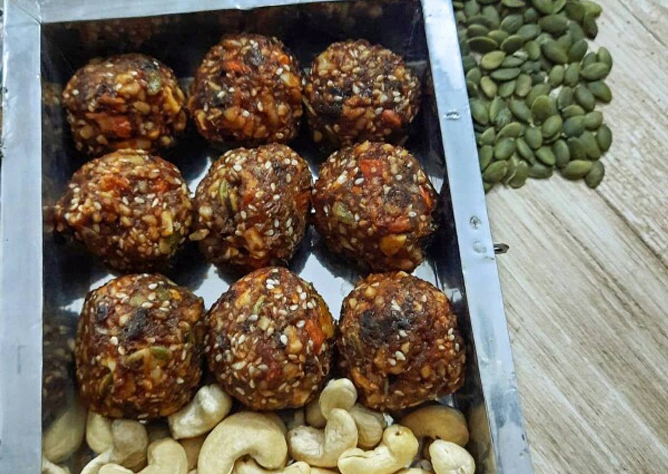 Dates dry fruits ladoo