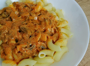 Tejfölös gombapaprikás recept fotója