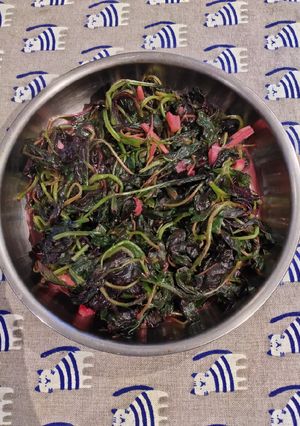 A picture of Sauteed Red Spinach.