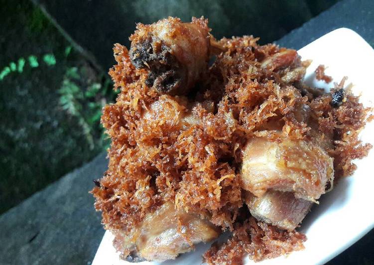Ayam goreng kelapa