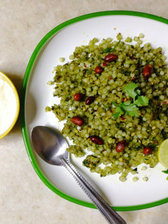 ग्रीन साबूदाना खिचड़ी (green sabudana khichdi recipe in Hindi) रेसिपी मुख्य फोटो