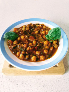 Una foto de Garbanzos con espinacas - Vegan 🌱