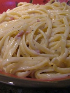 Una foto de Espaguetis carbonara con queso Philadelphia