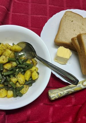 A picture of French Beans and Potatoes Pepper Fry.