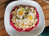 Houmous betterave, quinoa, feta et oeuf mollet (végétarien)