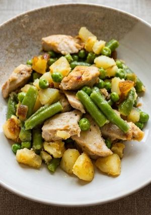Una foto de Pollo con Verduras en Monsieur Cuisine