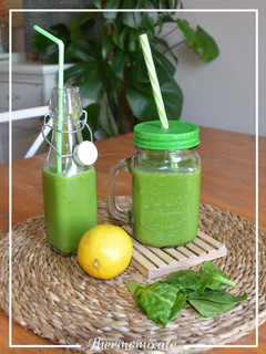 Una foto de Green smoothie/batido verde con Thermomix