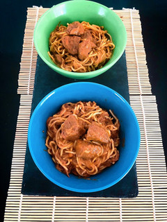 Una foto de Noodles con ternera en salsa de curry massaman