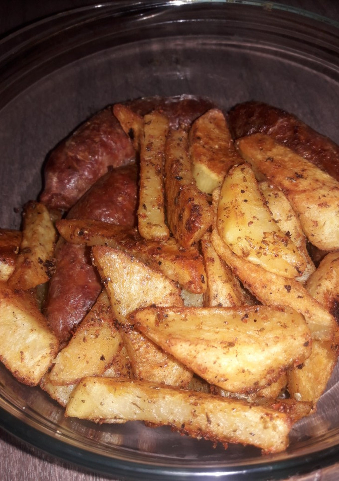 Una foto de Chorisos con papas al horno