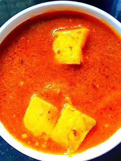 A picture of Simple Tofu curry.