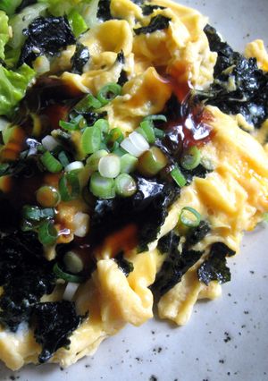 A picture of Scrambled Egg & Nori.