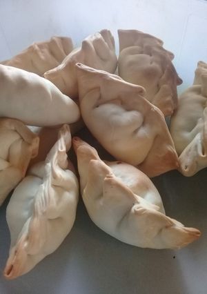 Una foto de Empanadas de pollo 🍗🍗🍗!!!